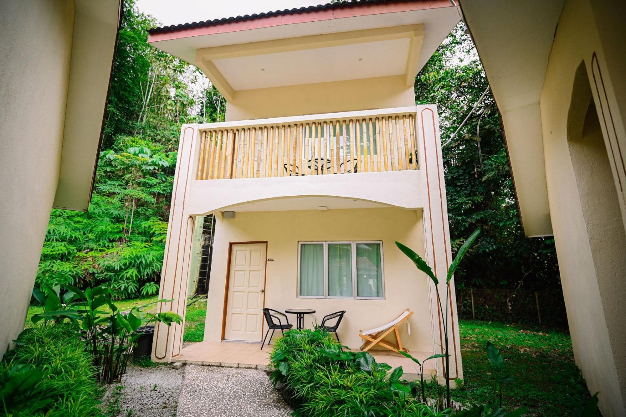 Lilla Rainforest Retreats Hulu Langat Hotel Exterior photo