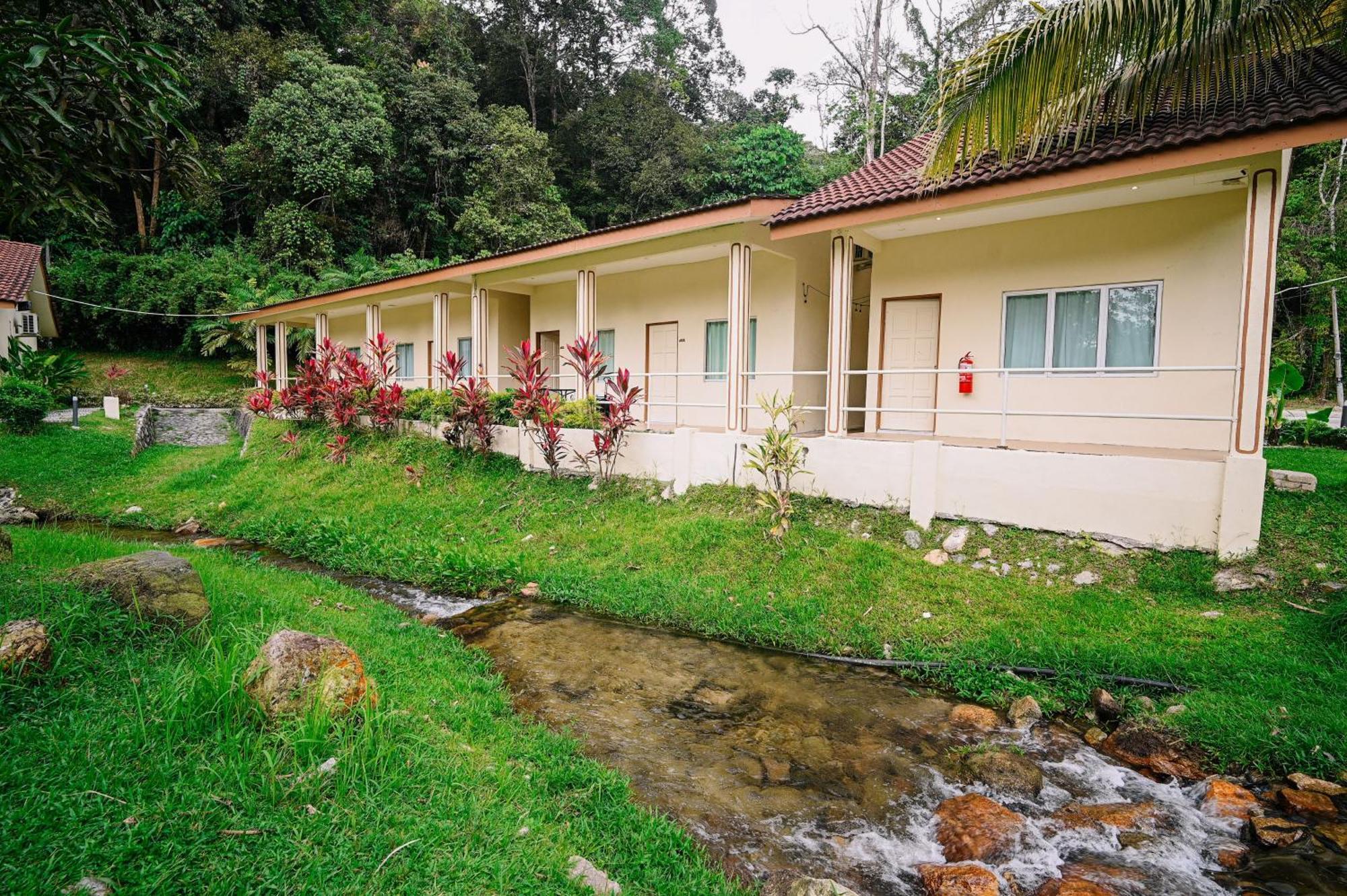 Lilla Rainforest Retreats Hulu Langat Hotel Exterior photo