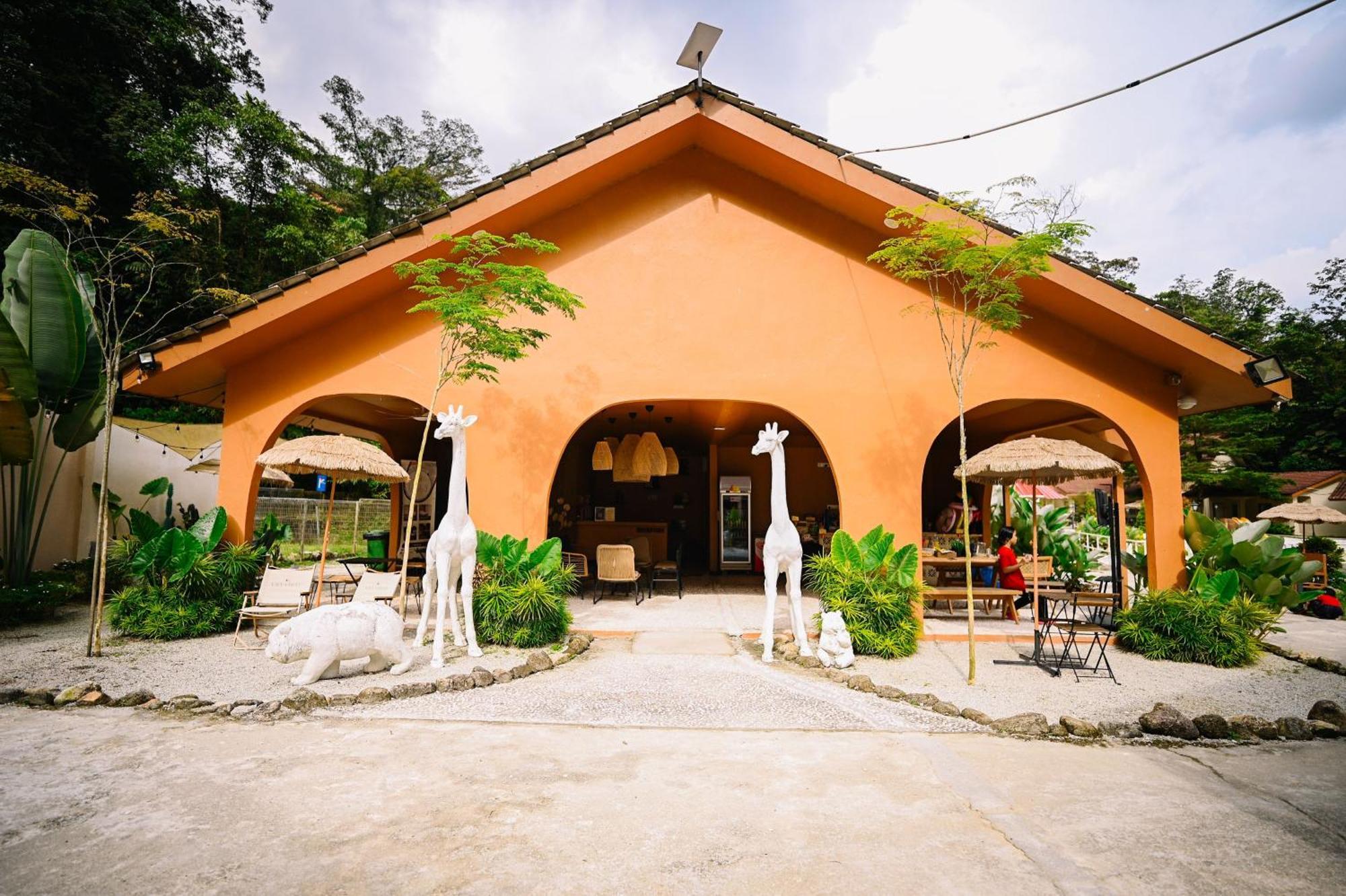 Lilla Rainforest Retreats Hulu Langat Hotel Exterior photo