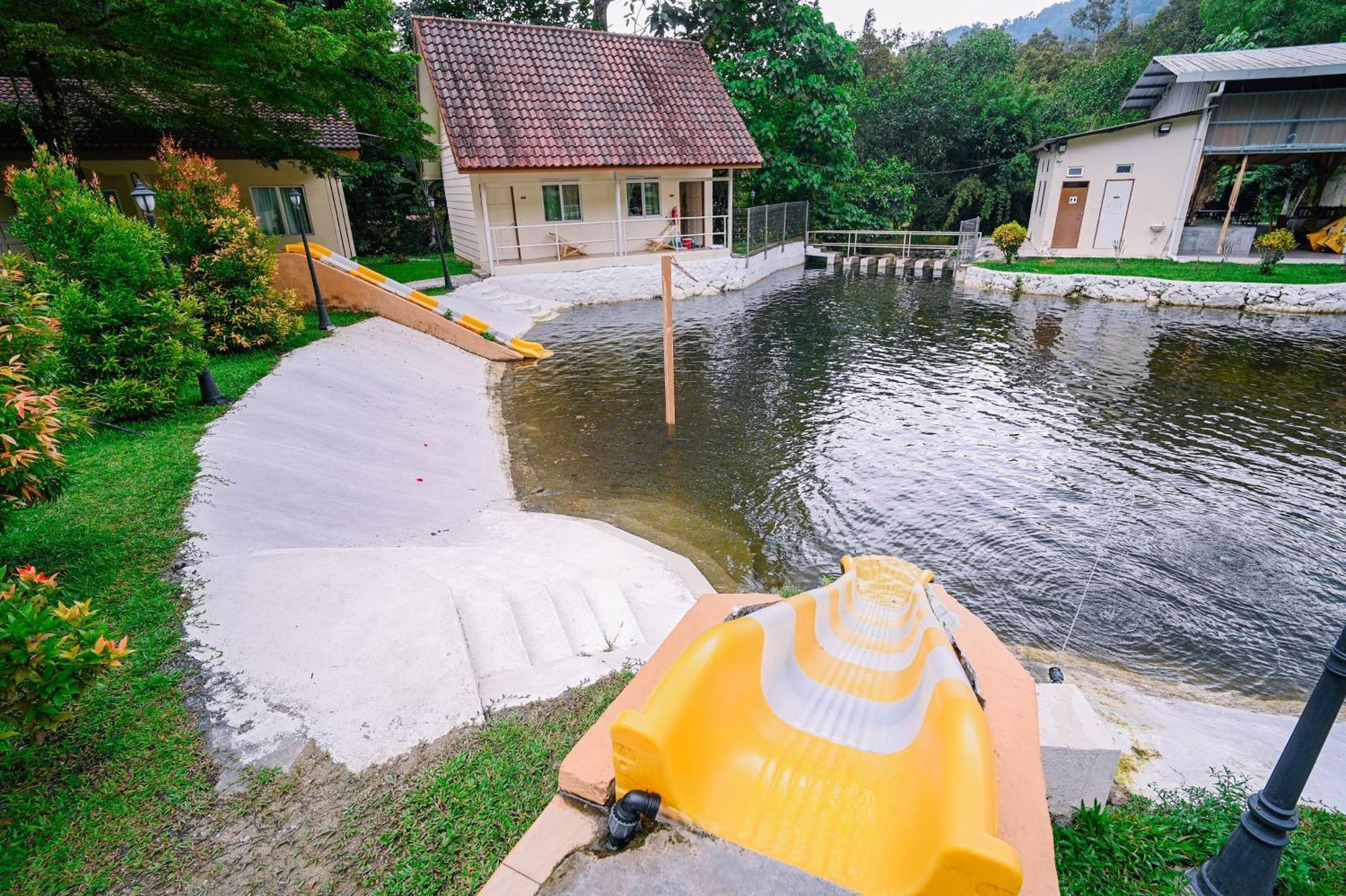 Lilla Rainforest Retreats Hulu Langat Hotel Exterior photo