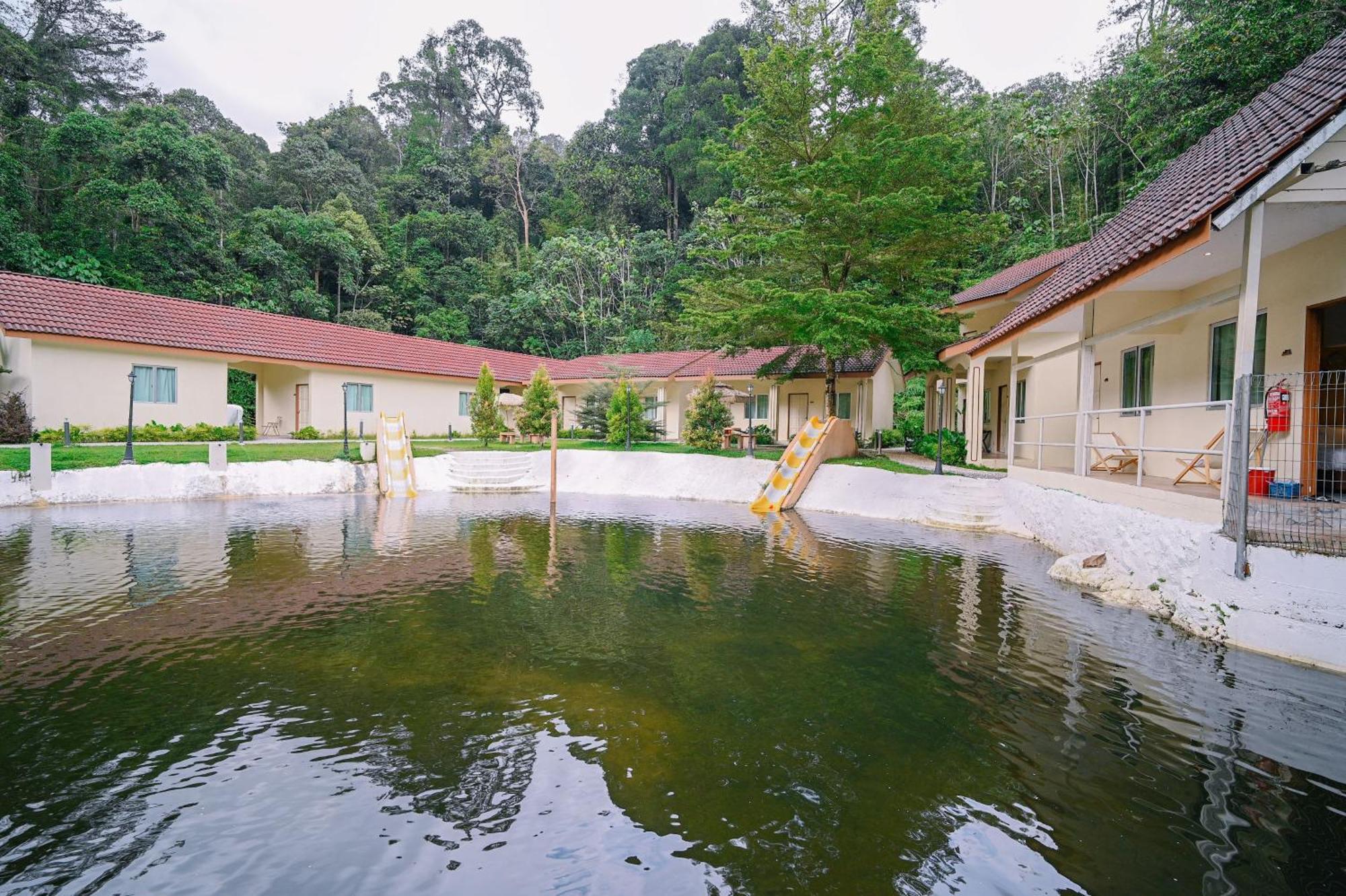 Lilla Rainforest Retreats Hulu Langat Hotel Exterior photo